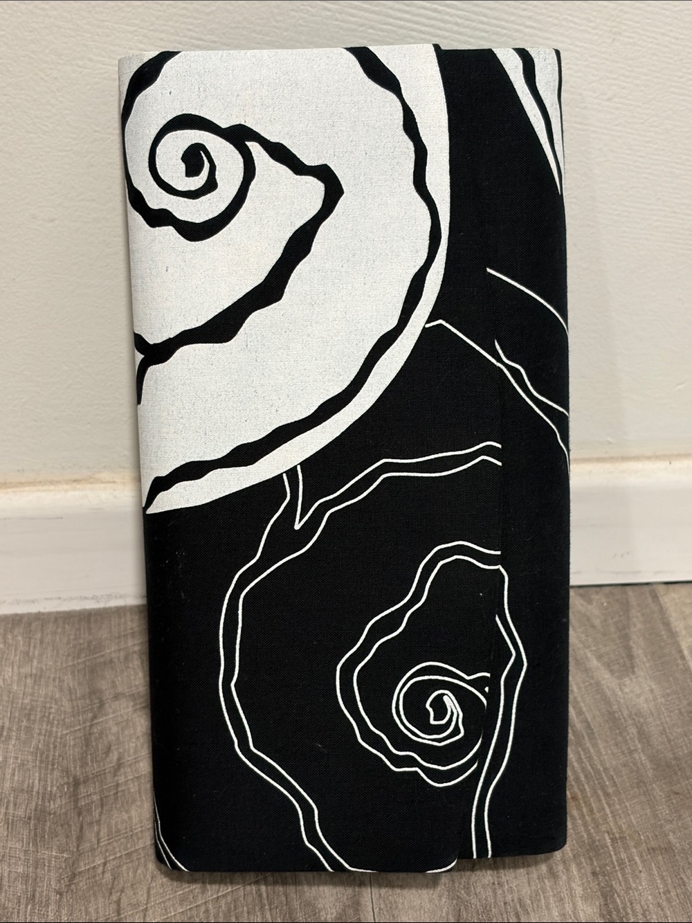 Rare find Vintage  Monochrome Spiral zig Zane Canvas Clutch